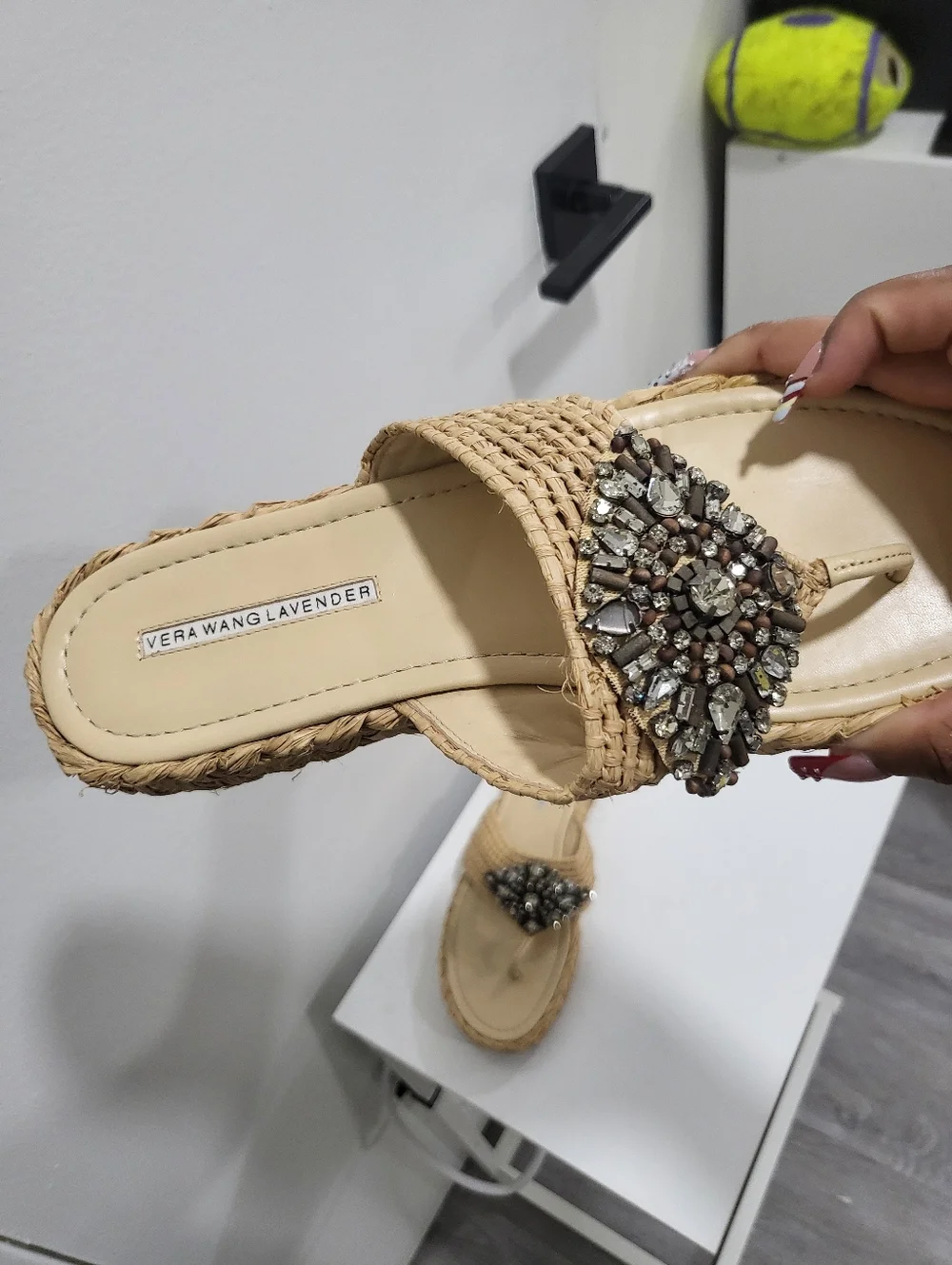 RARE Vera Wang Lavender Tan Raffia + Leather Embellished Platform Sandals - Sz 9